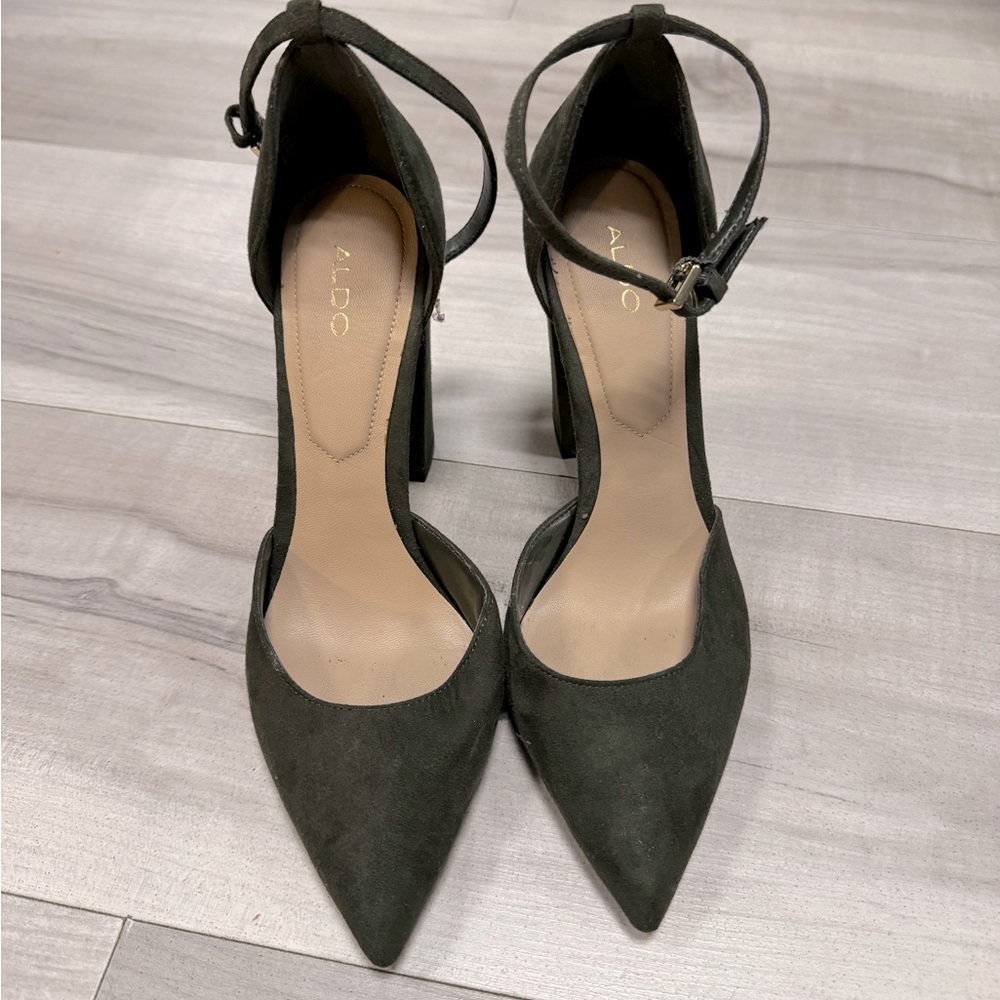 Green suede Aldo heels. Size 7.5